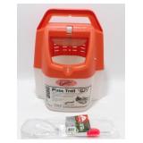 * Plano Live Bait Bucket w/ New Net