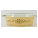 * Pyrex 2-1/2 Qt with Lid - Lid has Tiny Chip