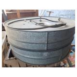 Vintage galvanized incubator.   Model 846.  Needs