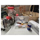 Lot - Buttons , Steam Iron , sream and press