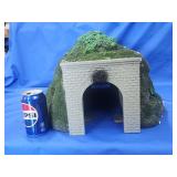 MTH 40-1074 Straight Tunnel.   Has box.