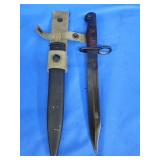 Bowie style bayonet wuth scabbard and belt