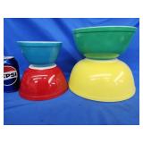 Pyrex Nesting mixing bowls.  Primary Colors Set 4