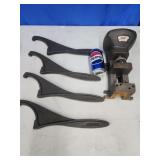4 spacer wrenches and Air Speed Vise missing