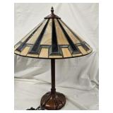 Reproduction Stain glass shade table lamp look at