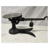 Antique Cast Iron Store scale , look at pictures