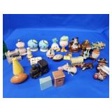 16 vintage Novelty Salt and Pepper shakers.