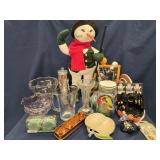 Lot - cookie cutters , Halloween accents , Daisy