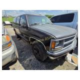 1994 CHEVROLET SUBURBAN Tow# 9108910