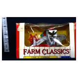 Die cast Case G Combine tractor in box