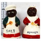 Vntg Americana 3.5in chef salt/pepper set