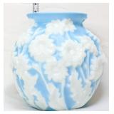Vntg 10in Phoenix Glass blue/white daisy vase