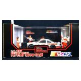 Die cast 1/24 NASCAR pit stop showcase in box