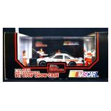 Die cast 1/24 NASCAR pit stop showcase in box