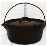 Griswold cast iron #8 dutch oven w lid