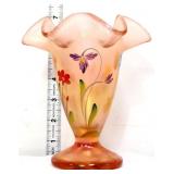 Fenton pink stretch 7in vase with flowers