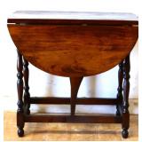 Small vintage drop leaf napkin table see pics