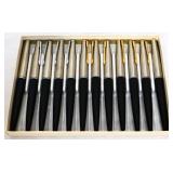 Lot of 12 vintage pens in box