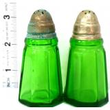 Pair vintage green 3in salt/pepper shakers
