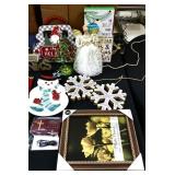 MIxed estate lot, inc holiday decor