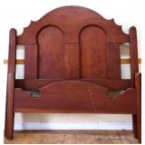 Vintage bed, no rails