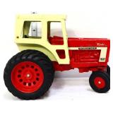 Die cast IH Farmall 1466 tractor