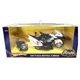 Hot Wheels 1/12 Batman Batcycle & Sidecar in box