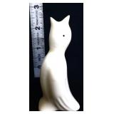 Vintage white pie bird
