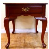 Queen anne 1 drawer end table