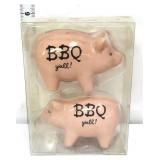 Pair pink BBQ pig salt/pepper shakers