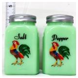 Pair jadeite salt/pepper shakers with roosters