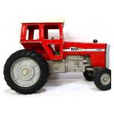 Die cast 1/16 Massey Ferguson 1105 tractor