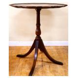 Vintage mahogany pie crust lamp table