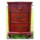 Vintage 3 drawer clawfoot nightstand see pics