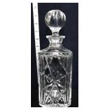 Cut crystal decanter with round stopper