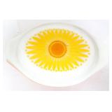 Vntg Pyrex 1.5qt casserole bowl w/ daisy lid