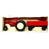 Die cast  steel1/32 IH Mini Tractor & Wagon in box