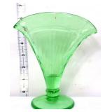 Vntg green depression 6.5in ribbed fan vase