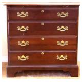 Vntg 4 drawer bachelors chest