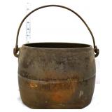 Vntg cast iron kettle with handle