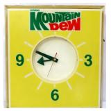 Vntg electric 15.25x16.25 Mountain Dew adv clock
