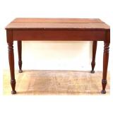 Vintage farmhouse 4 leg dining table see pics