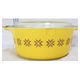 Vntg Pyrex #472 yellow town & country dish w/ lid