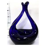Vntg cobalt art glass basket w/ loop handle