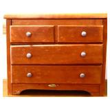 Vntg Thayer child size 4 drawer dresser