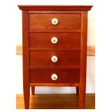 Vntg child size 4 drawer chest