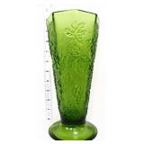 Vntg avocado green grapes & leaves 9in vase