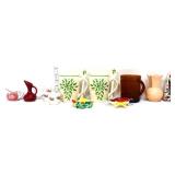 Mixed estate lot, inc Christmas mugs