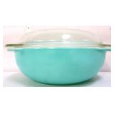 Vntg Pyrex #024 robin egg blue dish w/ lid