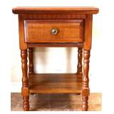 Vntg maple 1 drawer nightstand
